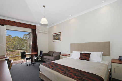 Prince Of Wales Hotel - Accommodation Burleigh 11