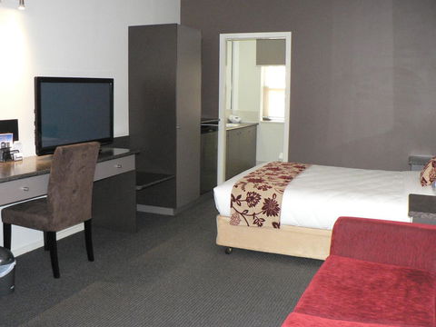 Prince Of Wales Hotel - Accommodation Burleigh 42