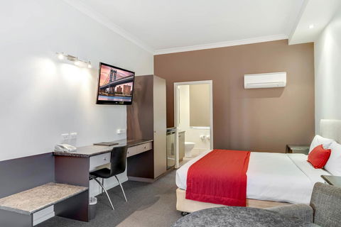 Prince Of Wales Hotel - Accommodation Burleigh 34