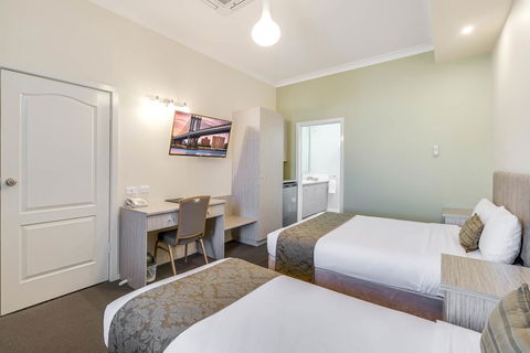 Prince Of Wales Hotel - Accommodation Burleigh 12