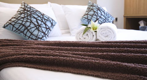 The Blenheim - Accommodation Burleigh 14