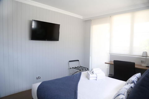 The Blenheim - Accommodation Burleigh 1