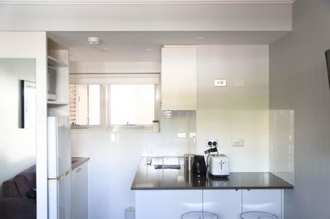 The Blenheim - Accommodation Burleigh 7
