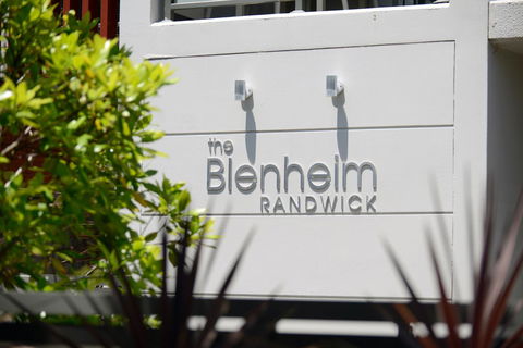 The Blenheim - Accommodation Burleigh 11
