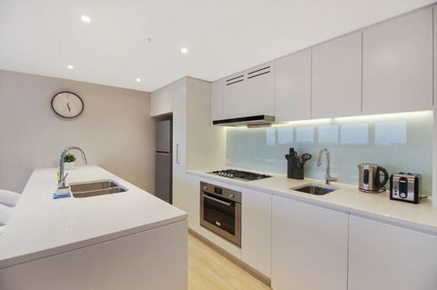 Brand New 3 Bedrooms Apt With Waterfront View - Accommodation Burleigh 7