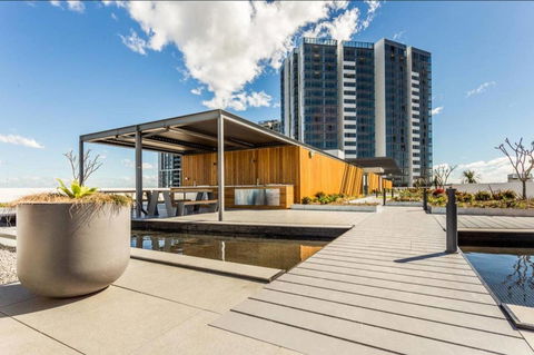 Brand New 3 Bedrooms Apt With Waterfront View - Accommodation Burleigh 4