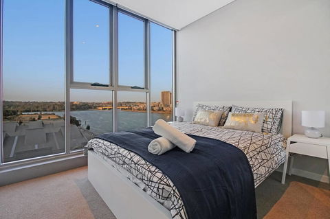 Brand New 3 Bedrooms Apt With Waterfront View - Accommodation Burleigh 3