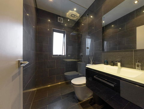 BONDI BEACH PRIME 1 Bedroom + Sunroom - Accommodation Burleigh 1