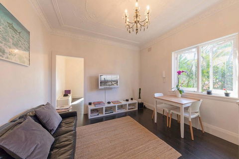 BONDI BEACH PRIME 1 Bedroom + Sunroom - Accommodation Burleigh 3