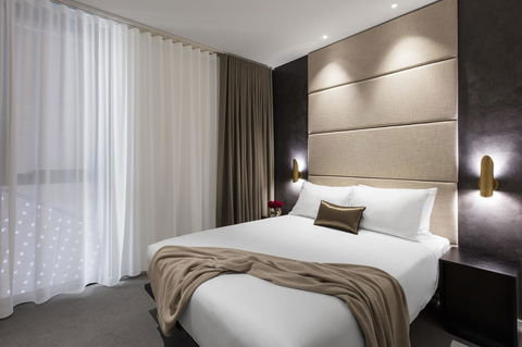 SKYE Suites Sydney - Accommodation Burleigh 23