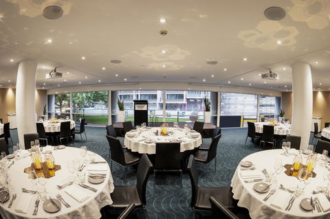 Novotel Sydney Darling Square - Accommodation Burleigh 23