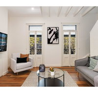 Walk to the city from this renovated heritage gem - Accommodation Burleigh