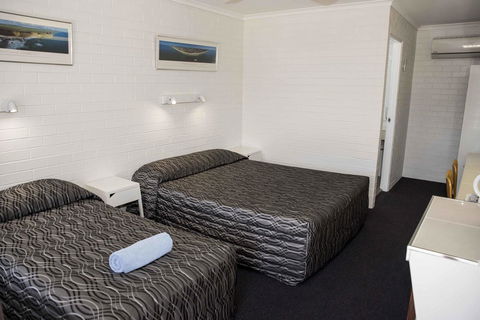 Coastal Bay Motel - Accommodation Burleigh 31
