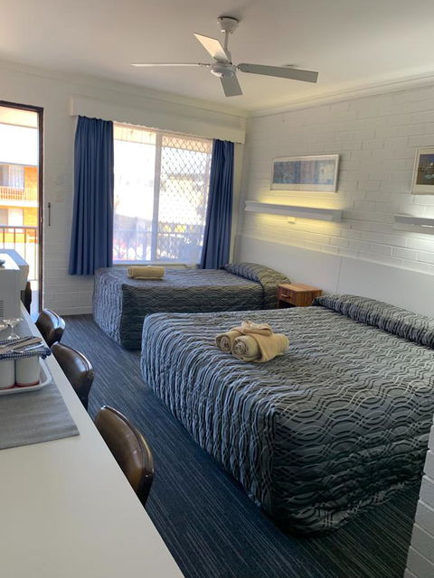 Coastal Bay Motel - Accommodation Burleigh 32