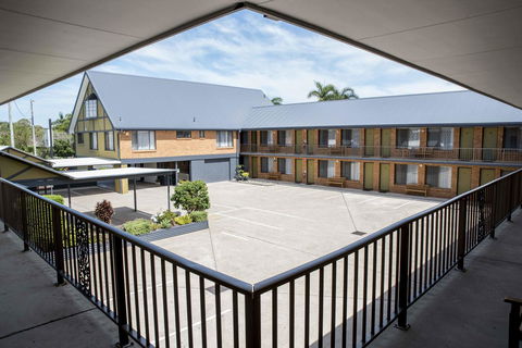 Coastal Bay Motel - Accommodation Burleigh 36