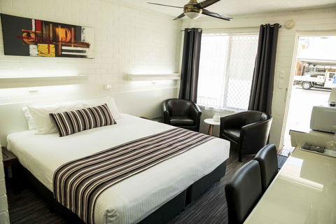 Coastal Bay Motel - Accommodation Burleigh 27