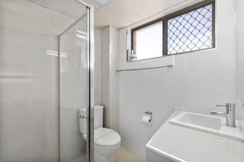 Coastal Bay Motel - Accommodation Burleigh 14