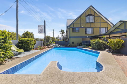 Coastal Bay Motel - Accommodation Burleigh 1