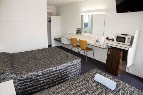 Coastal Bay Motel - Accommodation Burleigh 29