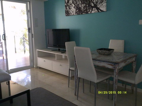 Pelican H2O One & Two Bedroom Apartments - Accommodation Burleigh 24