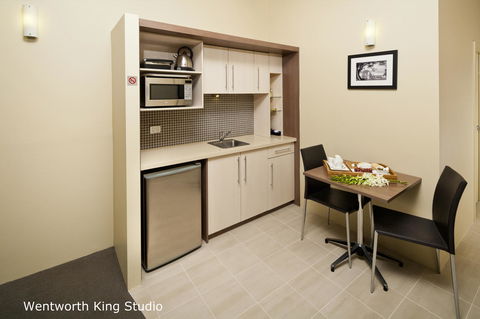Best Western Plus Hotel Stellar - Accommodation Burleigh 41