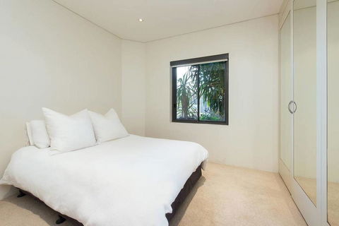 STUNNING MANLY VIEWS - Accommodation Burleigh 8