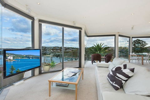 STUNNING MANLY VIEWS - Accommodation Burleigh 3