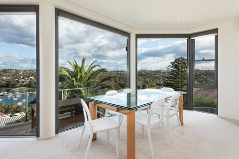 STUNNING MANLY VIEWS - Accommodation Burleigh 5