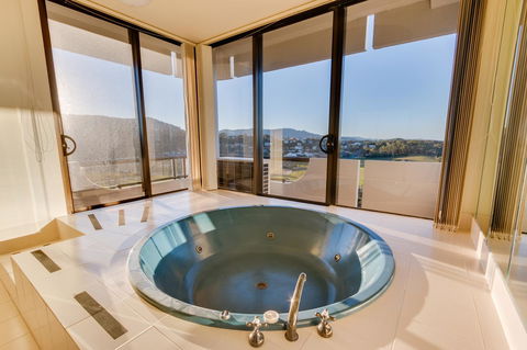 Pacific Towers Beach Resort - Accommodation Burleigh 21