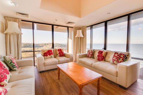 Pacific Towers Beach Resort - Accommodation Burleigh 22