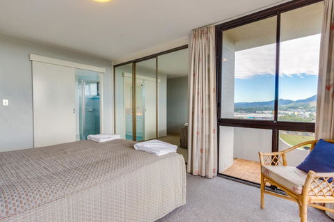 Pacific Towers Beach Resort - Accommodation Burleigh 35