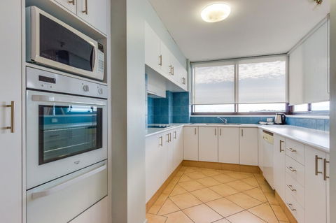 Pacific Towers Beach Resort - Accommodation Burleigh 39