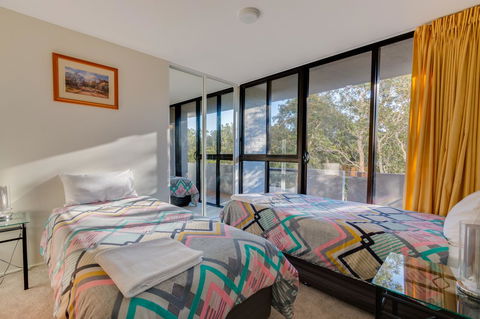 Pacific Towers Beach Resort - Accommodation Burleigh 30