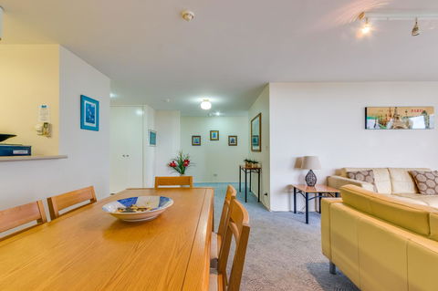 Pacific Towers Beach Resort - Accommodation Burleigh 44