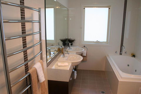 Encore Apartments - Accommodation Burleigh 11