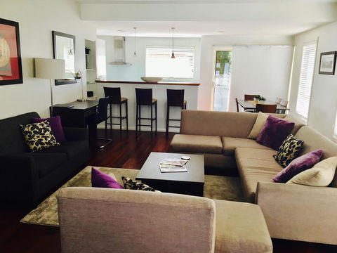 Encore Apartments - Accommodation Burleigh 1