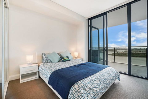 Cozy Apartment With Water View Plus Winter Garden - Accommodation Burleigh 13