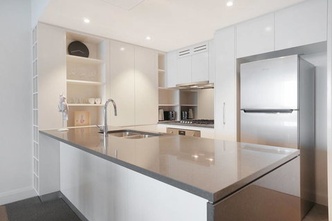 Cozy Apartment With Water View Plus Winter Garden - Accommodation Burleigh 2