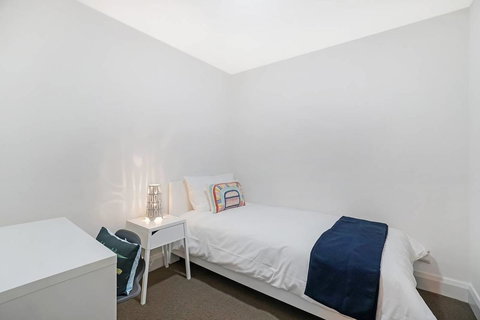 Cozy Apartment With Water View Plus Winter Garden - Accommodation Burleigh 3