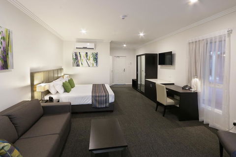Best Western Plus Bolton On The Park - Accommodation Burleigh 5