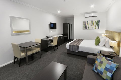 Best Western Plus Bolton On The Park - Accommodation Burleigh 8
