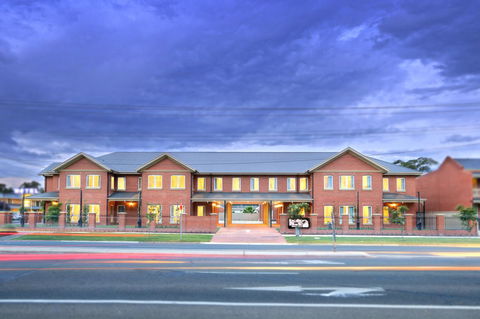 Best Western Plus Bolton On The Park - Accommodation Burleigh 28