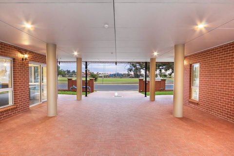 Best Western Plus Bolton On The Park - Accommodation Burleigh 14