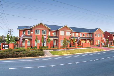 Best Western Plus Bolton On The Park - Accommodation Burleigh 0