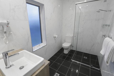 Best Western Plus Bolton On The Park - Accommodation Burleigh 27