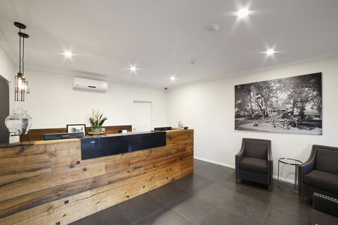 Best Western Plus Bolton On The Park - Accommodation Burleigh 4