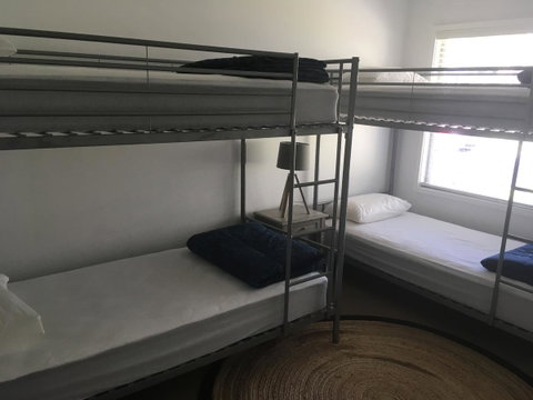 Tomaree Lodge - Accommodation Burleigh 4