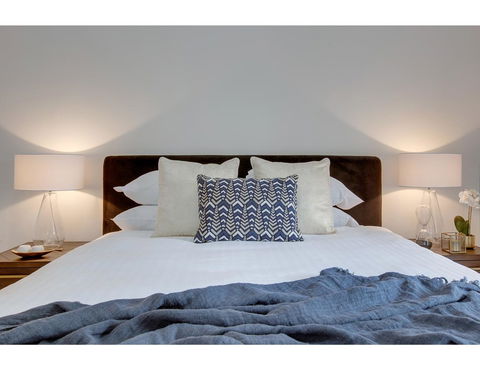 Large, Stylish And Quiet Penthouse Steps From Surf - Accommodation Burleigh 7