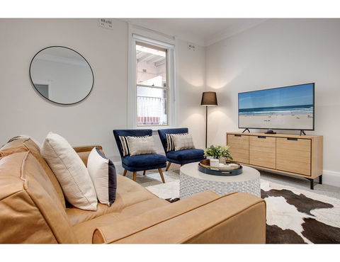 Large, Stylish And Quiet Penthouse Steps From Surf - Accommodation Burleigh 6