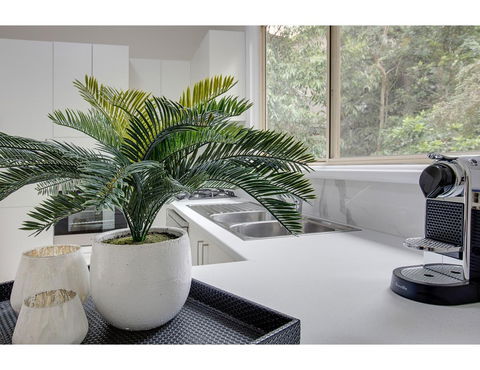 Large, Stylish And Quiet Penthouse Steps From Surf - Accommodation Burleigh 16
